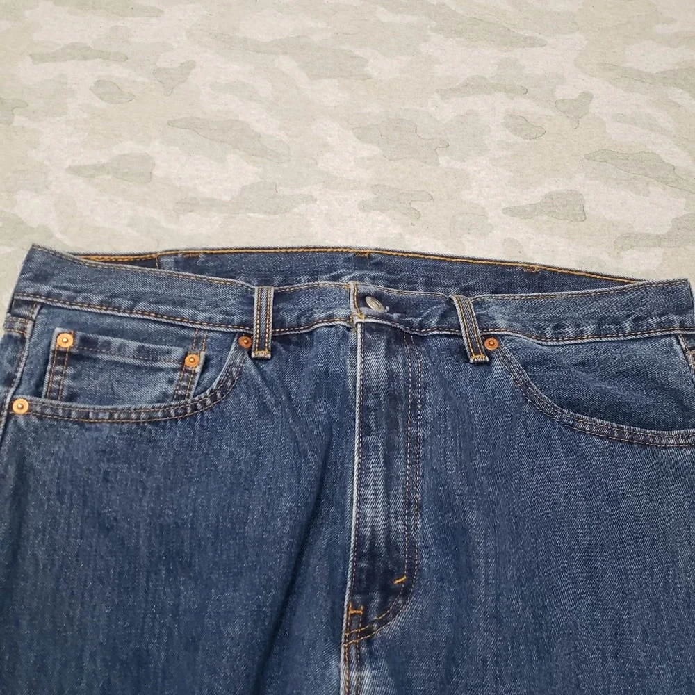 Levi's 505 Jeans Mens 38x30‎ Blue Straight Leg Denim Medium Wash
